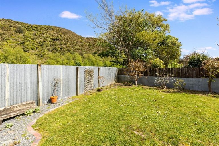 Photo of property in 41 Parenga Street, Wainuiomata, Lower Hutt, 5014