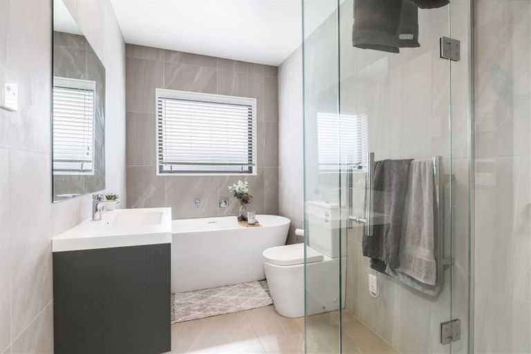 Photo of property in 106 Parkview Drive, Gulf Harbour, Whangaparaoa, 0930