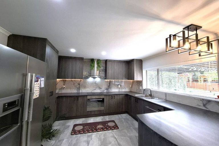 Photo of property in 36 Saralee Drive, Manurewa, Auckland, 2105