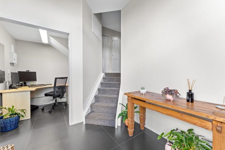 Photo of property in 34 Lagoon Way, West Harbour, Auckland, 0618