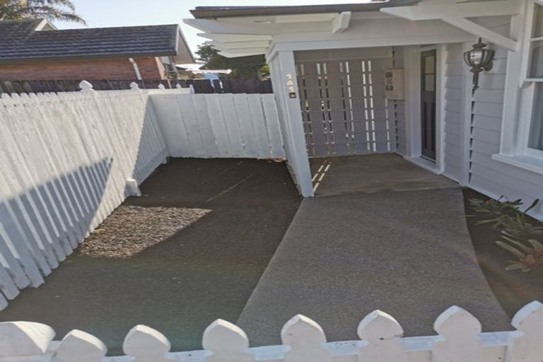 Photo of property in 4/141 Colwill Road, Massey, Auckland, 0614