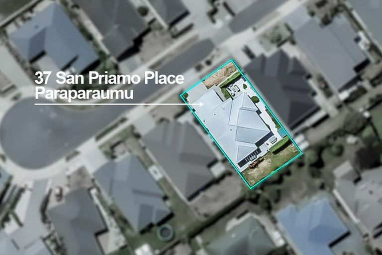 Photo of property in 37 San Priamo Place, Paraparaumu Beach, Paraparaumu, 5032