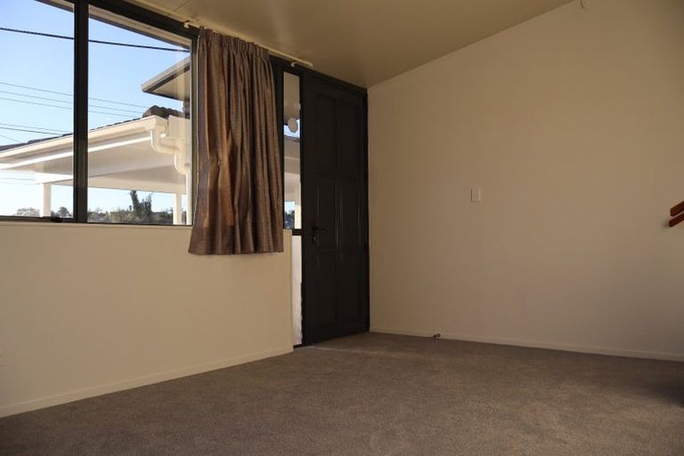 Photo of property in 1/30 Shakespeare Road, Milford, Auckland, 0620