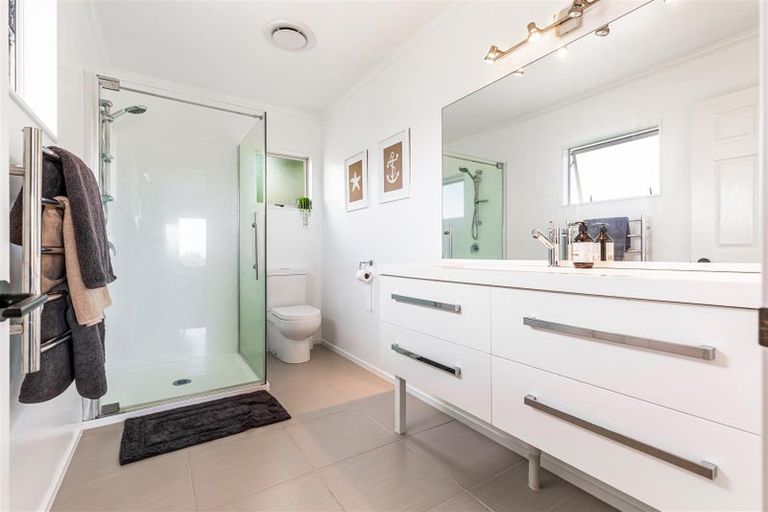 Photo of property in 3 Ascot Way, Orewa, 0931