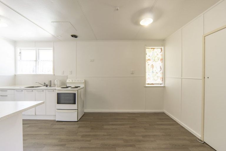 Photo of property in 5 Paul Crescent, Fairfield, Hamilton, 3214