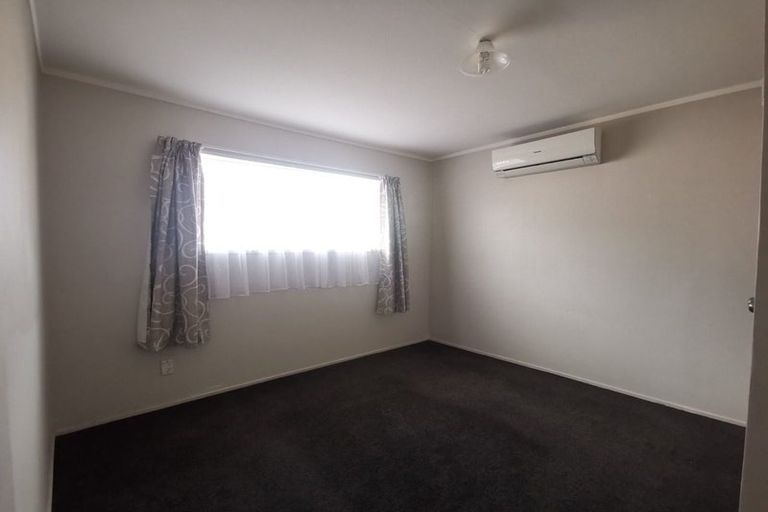 Photo of property in 2/462 Great South Road, Opaheke, Papakura, 2113