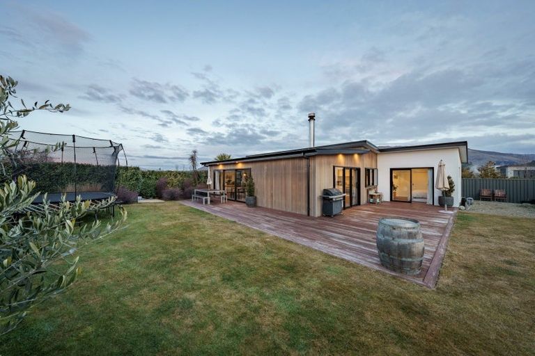 Photo of property in 5 Hollywood Rise, Wanaka, 9305