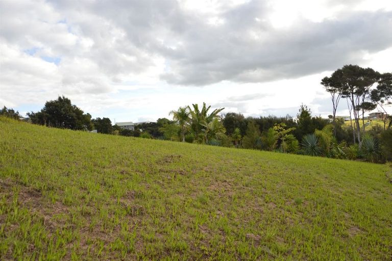 Photo of property in 14 Waterview Place, Haruru, 0204