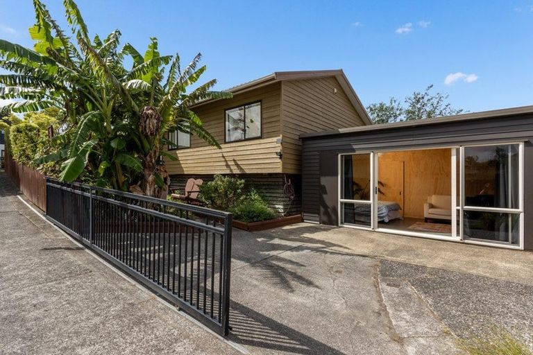 Photo of property in 1/92 Kervil Avenue, Te Atatu Peninsula, Auckland, 0610