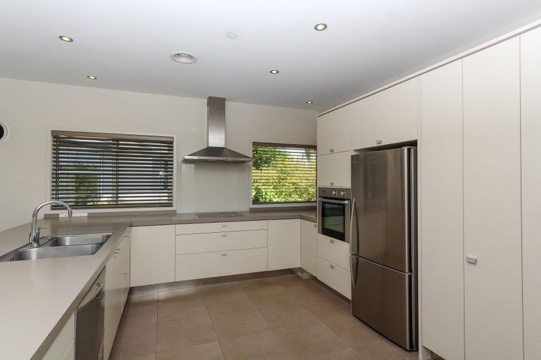 Photo of property in 4 Links Drive, Waiwhakaiho, New Plymouth, 4312