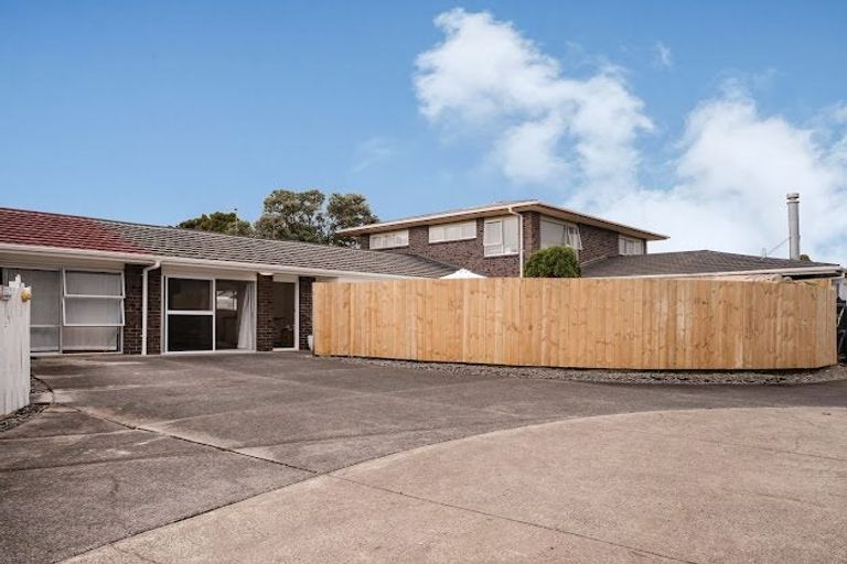 Photo of property in 3/83 Centreway Road, Orewa, 0931