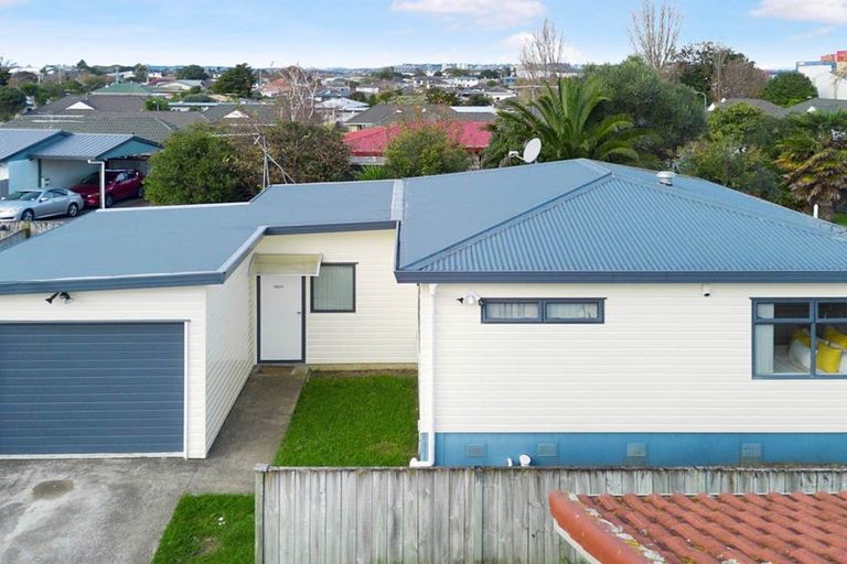 Photo of property in 32d Gifford Road, Papatoetoe, Auckland, 2025