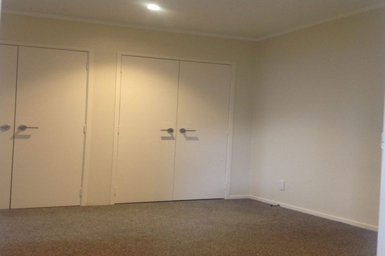 Photo of property in 2/17 Park Road, Glenfield, Auckland, 0629