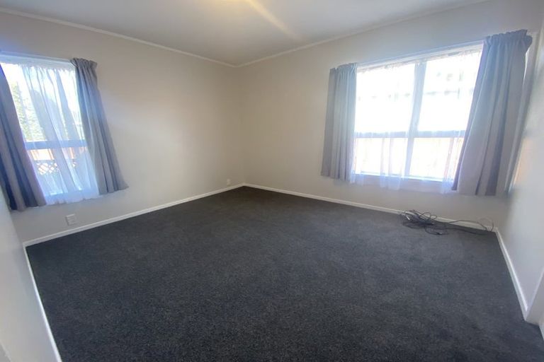 Photo of property in 58 Riverpark Crescent, Henderson, Auckland, 0610