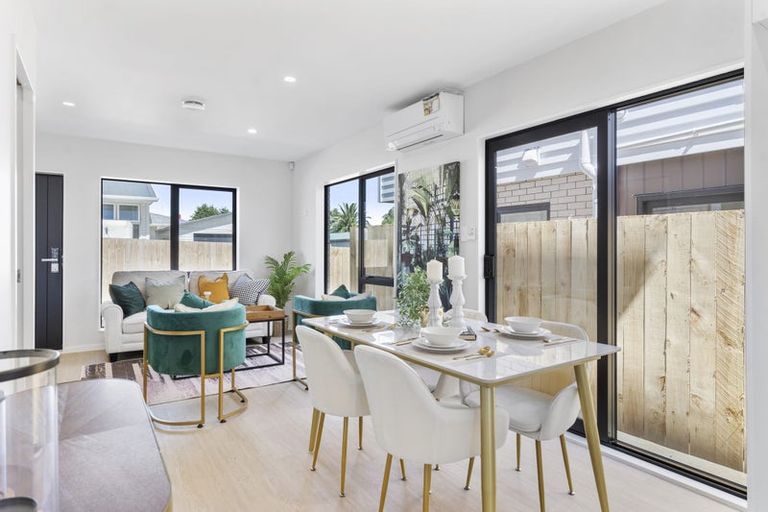 Photo of property in 451d Massey Road, Mangere East, Auckland, 2024