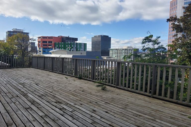 Photo of property in 221a The Terrace, Wellington Central, Wellington, 6011