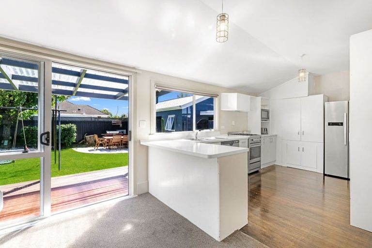 Photo of property in 62 Northcote Road, Northcote, Christchurch, 8052