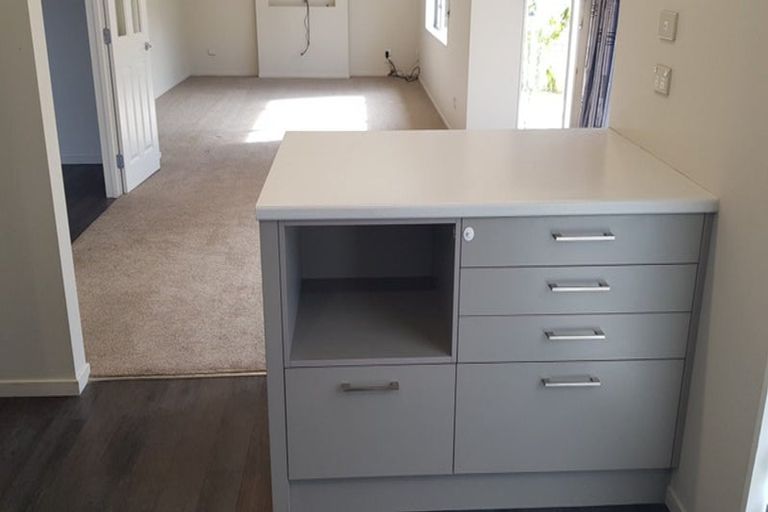 Photo of property in 10 Saint Peters Close, Woolston, Christchurch, 8062