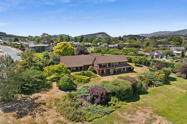 Photo of property in 1 Roto Place, Wanaka, 9305
