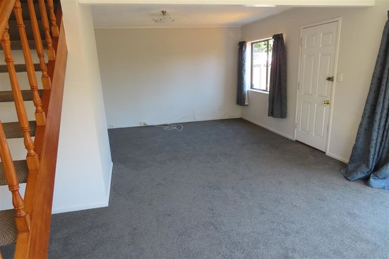 Photo of property in 2/33 Curacao Place, Half Moon Bay, Auckland, 2012