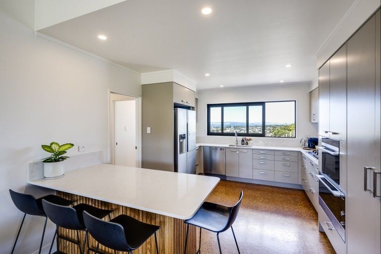 Photo of property in 2 Colenso Avenue, Hospital Hill, Napier, 4110