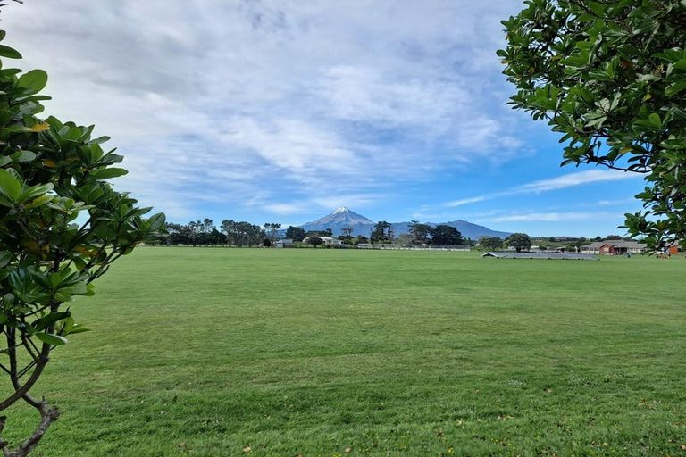 Photo of property in 13a Julian Place, Westown, New Plymouth, 4310