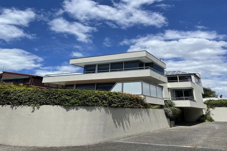 Photo of property in 2/14 Takutai Avenue, Bucklands Beach, Auckland, 2012