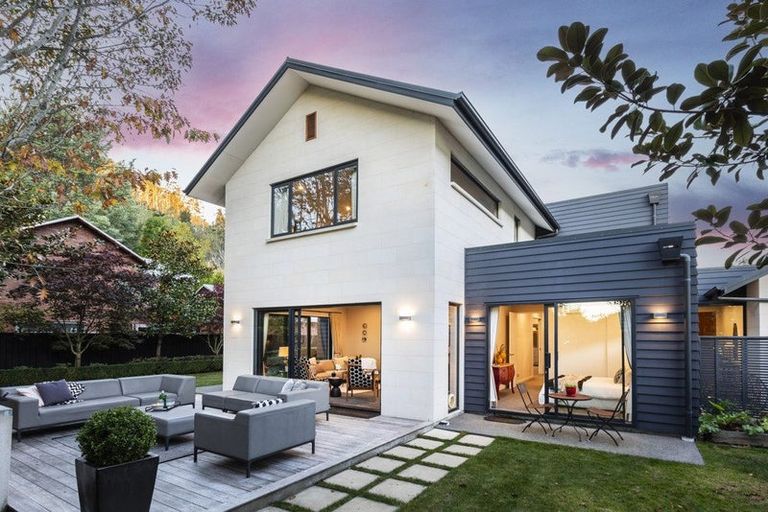 Photo of property in 2 Maurice Knowles Lane, Cashmere, Christchurch, 8022