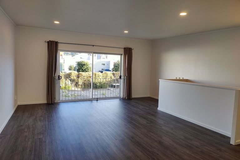 Photo of property in 8/3 Kelvin Grove, Te Aro, Wellington, 6011