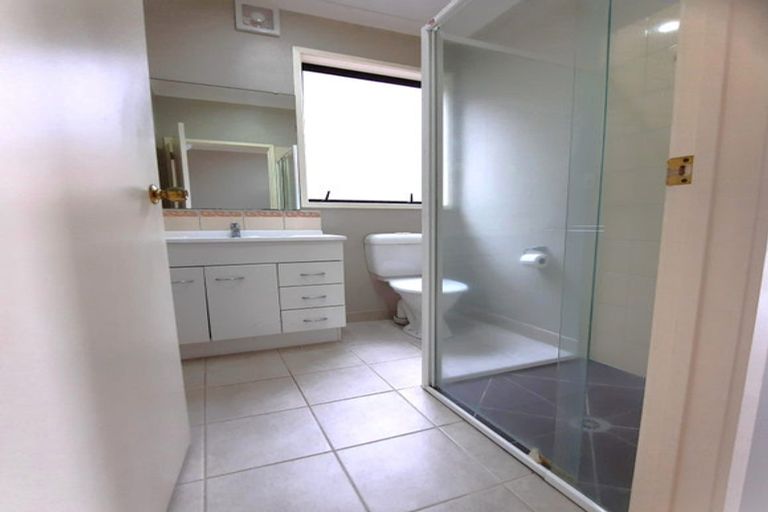 Photo of property in 2a Castleton Drive, Howick, Auckland, 2014