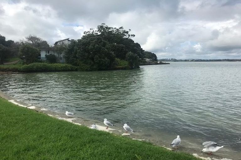 Photo of property in 7 Lane Road, Weymouth, Auckland, 2103