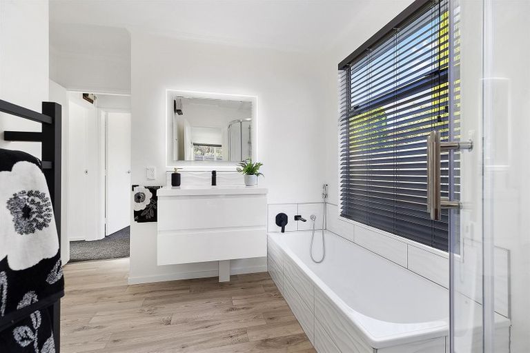 Photo of property in 9 Halyard Place, Whitby, Porirua, 5024