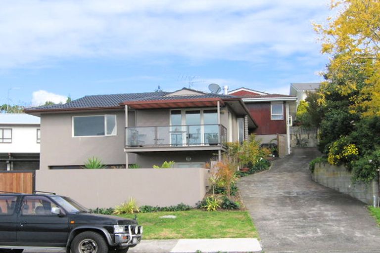 Photo of property in 2/5 Sunderlands Road, Half Moon Bay, Auckland, 2012