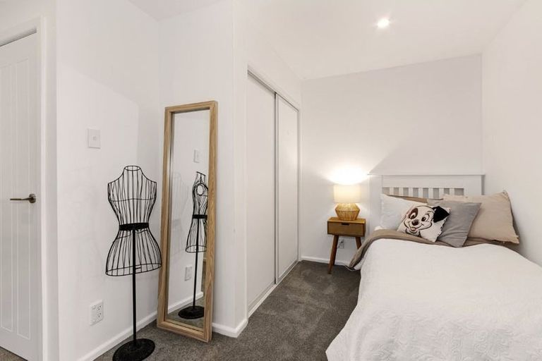 Photo of property in 17 Liverton Crescent, Bishopdale, Christchurch, 8053