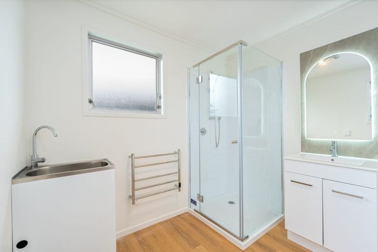 Photo of property in 1/60a View Road, Henderson, Auckland, 0612