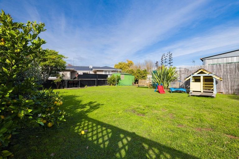 Photo of property in 14 Lytton Road, Riverdale, Gisborne, 4010