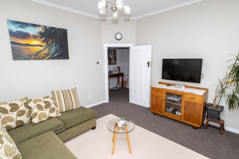 Photo of property in 190 Derwent Street, Island Bay, Wellington, 6023