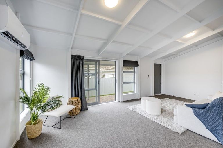 Photo of property in Lantern Light Takeaways, 1012 Willowpark Road North, Mayfair, Hastings, 4122