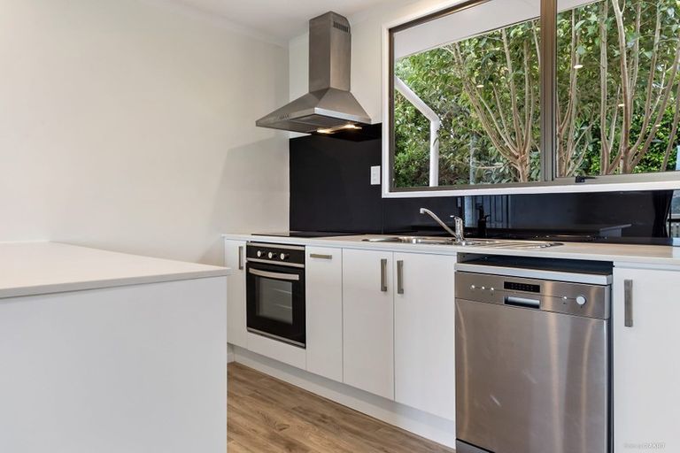 Photo of property in 27 Everard Avenue, Army Bay, Whangaparaoa, 0930