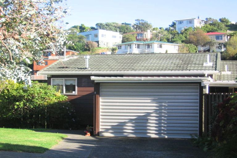 Photo of property in 5a Ballina Drive, Churton Park, Wellington, 6037