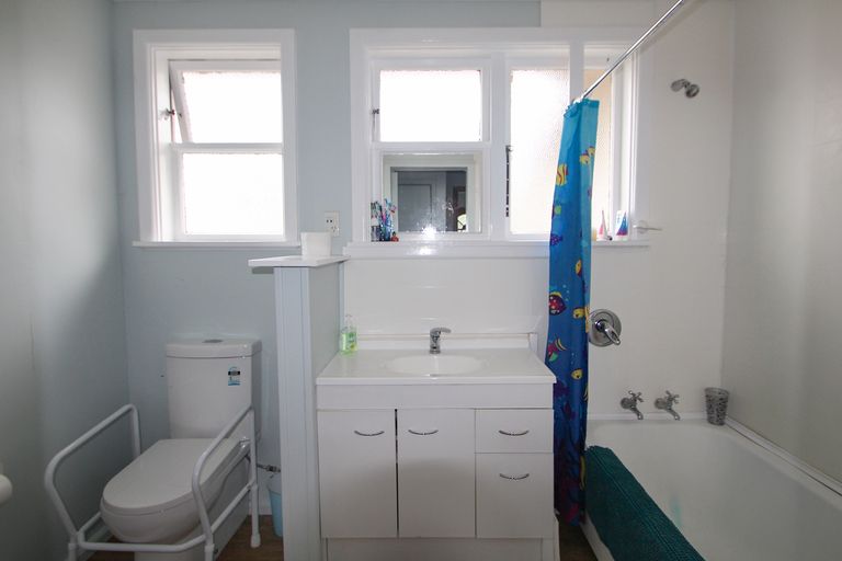 Photo of property in 2 Fleet Street, Oamaru North, Oamaru, 9400