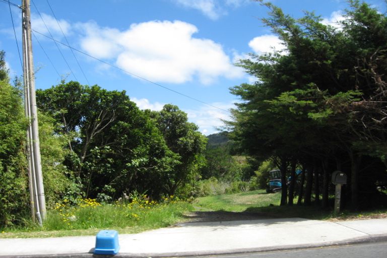 Photo of property in 247 Motutara Road, Muriwai, Waimauku, 0881