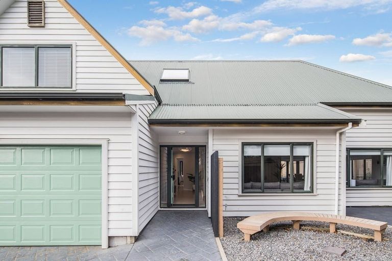 Photo of property in 7 Claverton Grove, Churton Park, Wellington, 6037