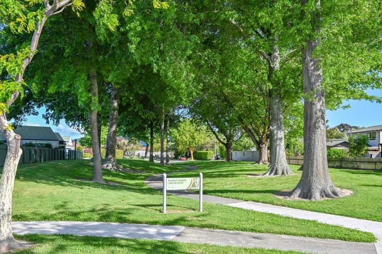 Photo of property in 2/14 Palmer Place, Parkvale, Hastings, 4122