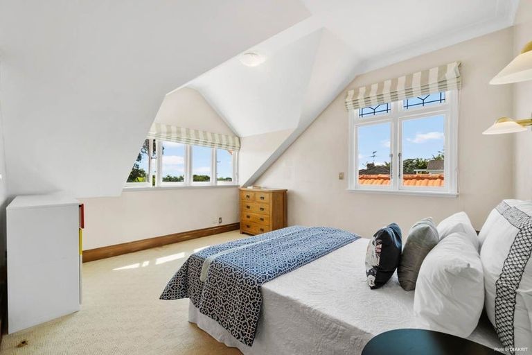 Photo of property in 108 Kitchener Road, Milford, Auckland, 0620