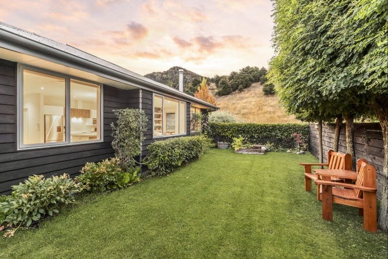 Photo of property in 32 Quinnat Street, Albert Town, Wanaka, 9305