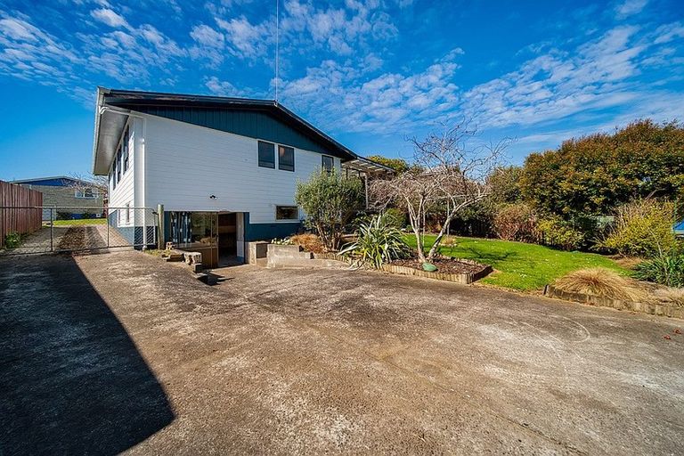 Photo of property in 13 Vancouver Place, Marfell, New Plymouth, 4310