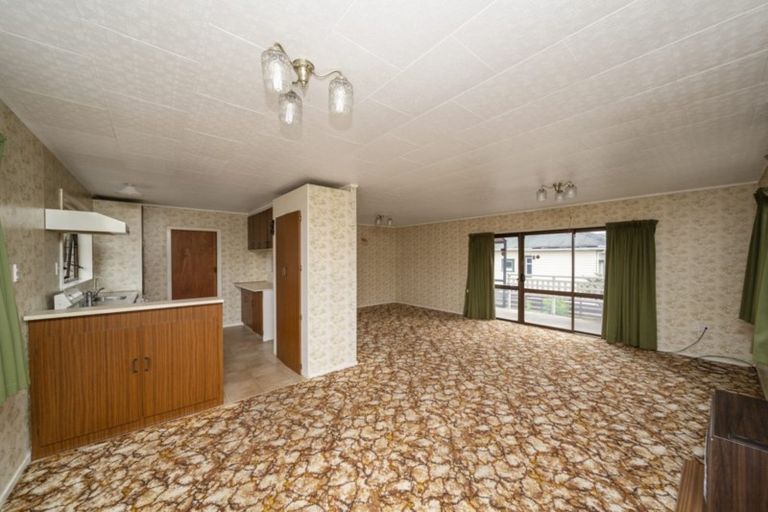 Photo of property in 16 Hinau Street, Inglewood, 4330