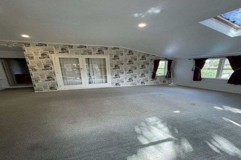 Photo of property in 18 Triangle Road, Massey, Auckland, 0614