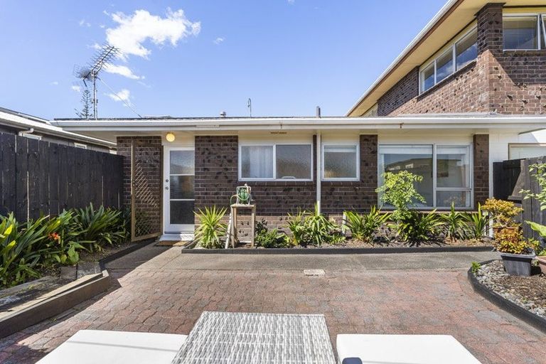 Photo of property in 1/83 Centreway Road, Orewa, 0931